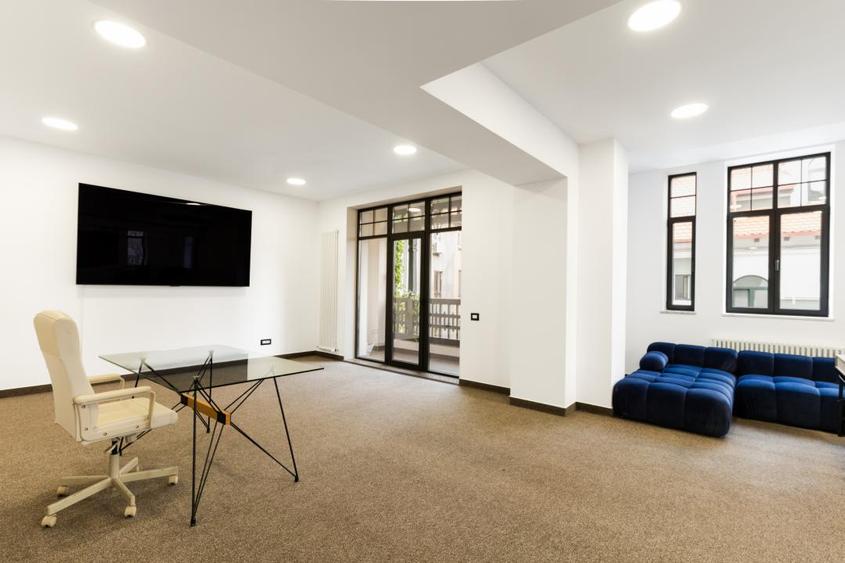 Etaj privat de 200 mp intr-o vila premium de business | Polona | Receptie | Lift