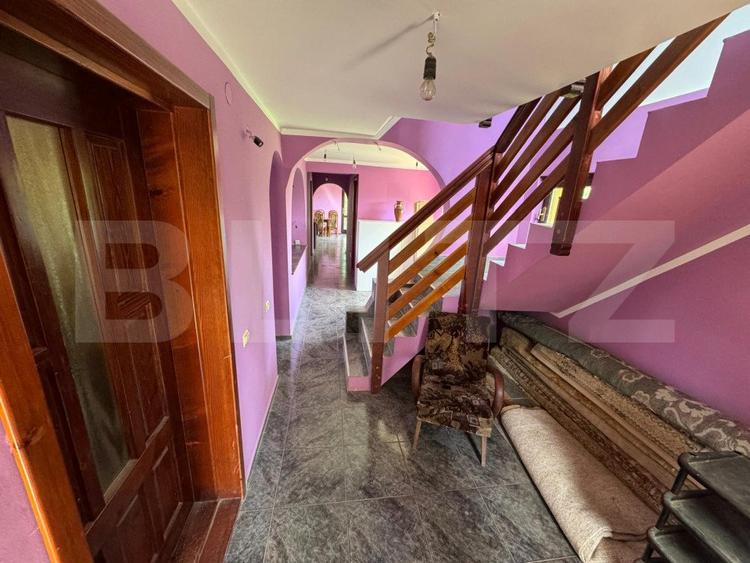 Casa , 330 mp si 1300mp teren, zona Plopeni