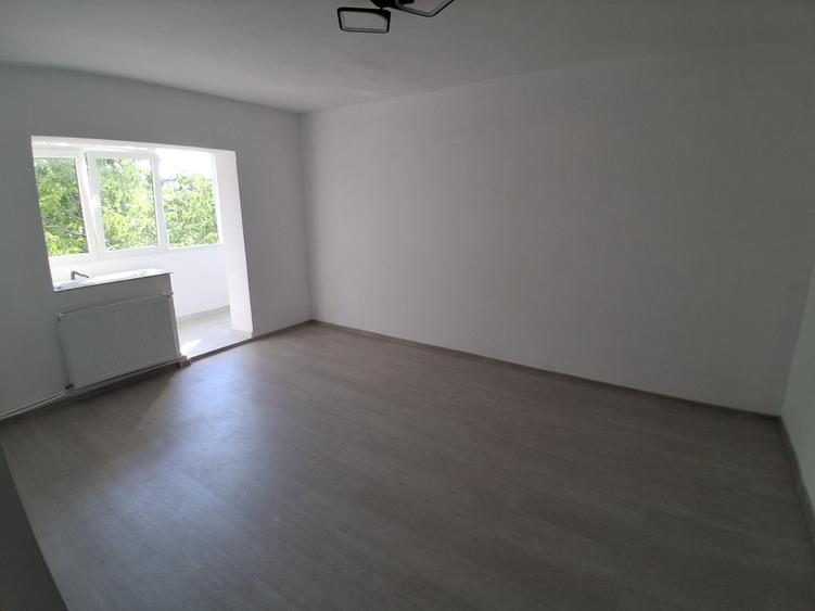 Apartament 56 mp, 2 camere, decomandat, de vanzare, Pizza Nico, Cod 163254
