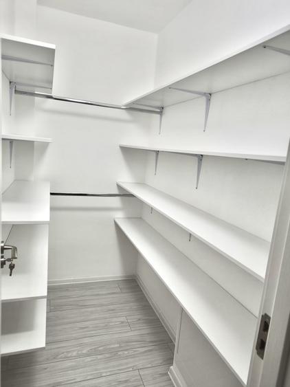 Apartament 2 camere, bloc nou, balcon, lift și loc de parcare