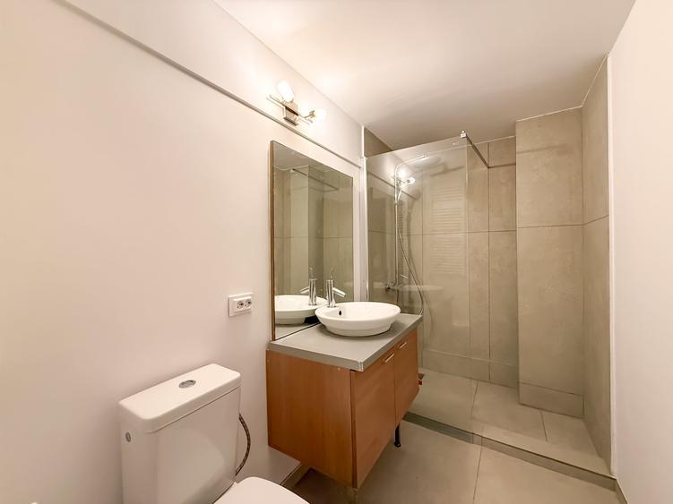 Apartament 3 camere 90 mp. Centrala, aer conditionat.