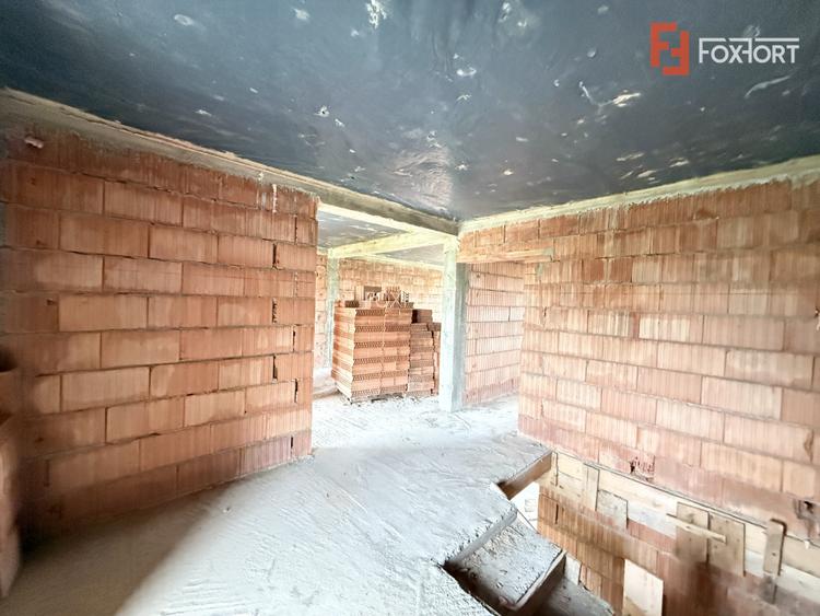 Duplex intreg 8 camere, LA ROSU, de vanzare in Sacalaz, la intrare - 10
