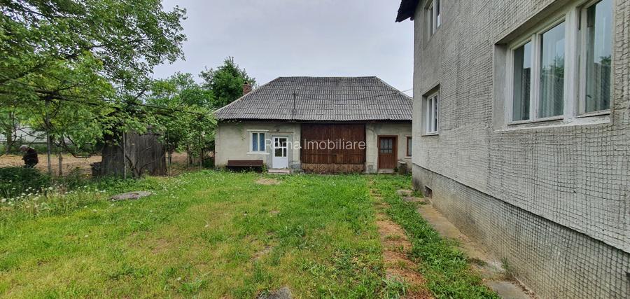 De vânzare – Casă D+P+E, anexă și teren generos  Gardani Maramures - 6