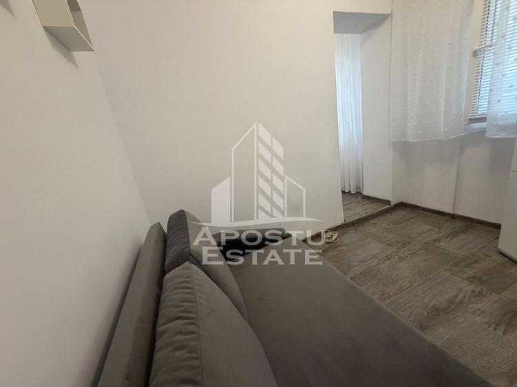 Garsoniera de vanzare, renovata , Zona Lipovei