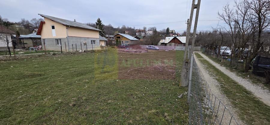Teren intravilan 617 mp de vânzare în Breaza