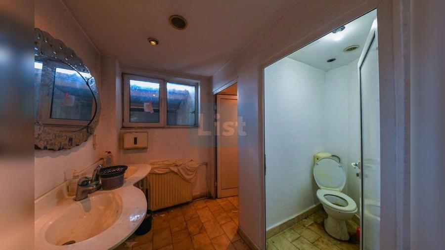 De vanzare Hotel, nefunctional, 70 camere + teren 3590 mp, Dej┃