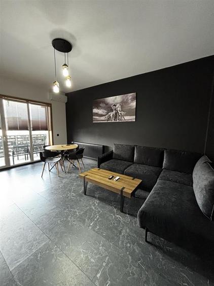 Apartament modern 3 camere cu balcon si loc de parcare zona Ciresica