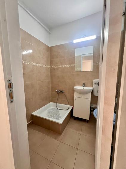 2 CAMERE METROU APARATORII PATRIEI / TURNU MAGURELE / DECOMANDAT