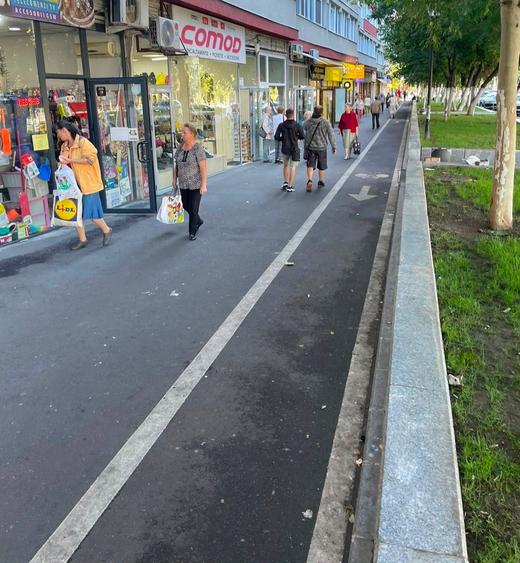 Inchiriez Spatiu Comercial 20 mp ,in piata Berceni sector 4 cu vad consacrat