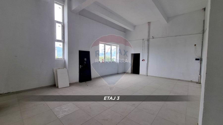 Clădire mixtă de vânzare, 1.055 MC, teren 350 mp str. Fabricii BM - 13