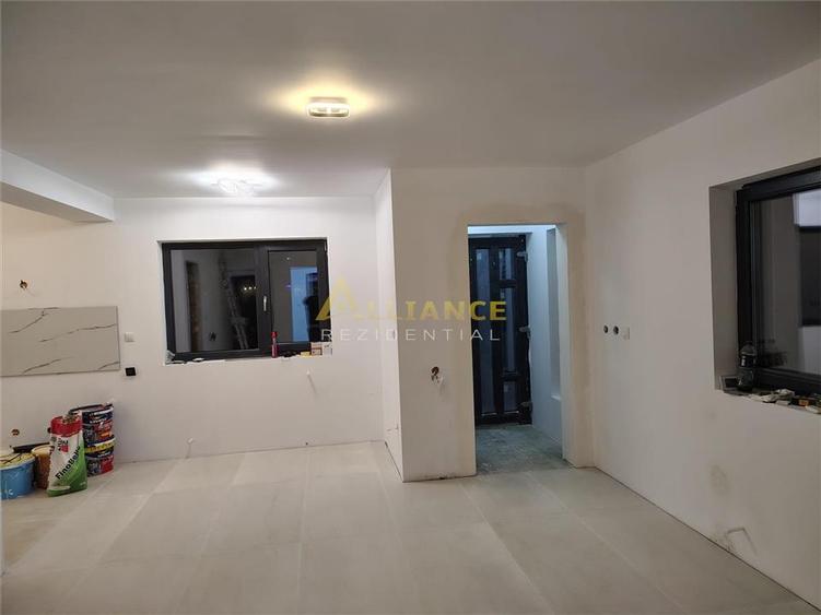 < Casa individuala parter >3 camere 2 bai teren 250mp