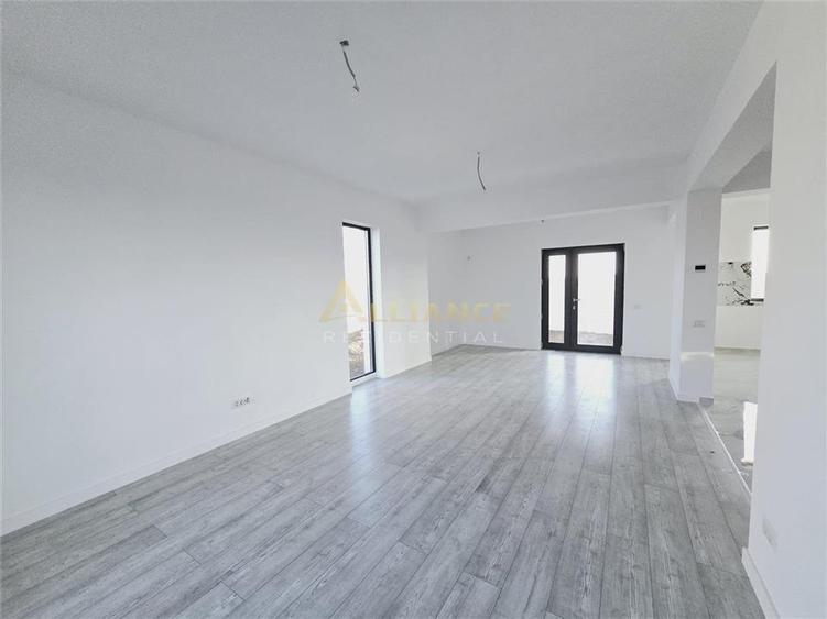 Vila individuala - 4 camere - 3 bai - beci - pod - 2 min de bulevardul principal