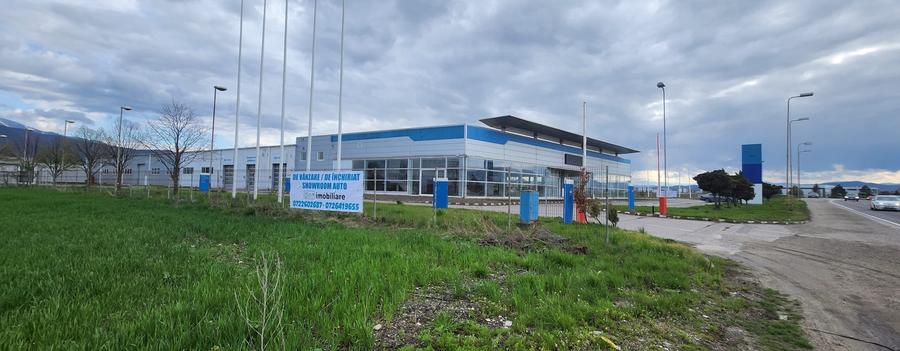 Showroom auto, construcții 6500 mp, teren 31.350 mp, deschidere 176 ml la DN 1!