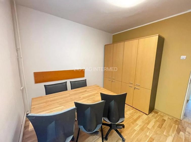 Cazino - Hotel Palace, spatiu ideal birouri, 90 mp., 5 camere. - 12