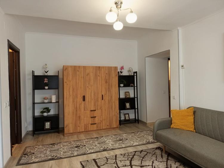 Proprietar- Vind apartament cu 2 camere Piata Romana, balcon 8,52m,ideal airbnb