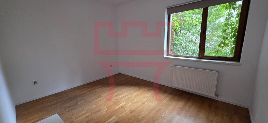 Inchiriere apartament 90mp 3 camere intr-o zona retrasa cu gradina