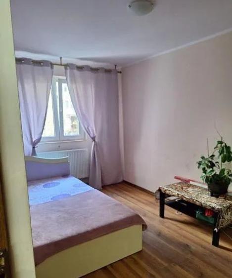 Apartament -3 camere - semidecomandat - Theodor Pallady