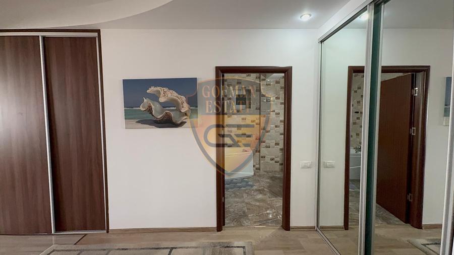 3 camere 180 mp + Parcare privata. Peninsula, Centrul Vechi, Piata Ovidiu