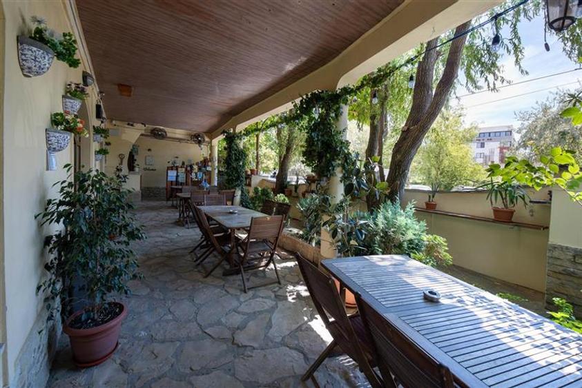 Vanzare Vila Pensiune 9 camere zona Mamaia Nord langa plaja