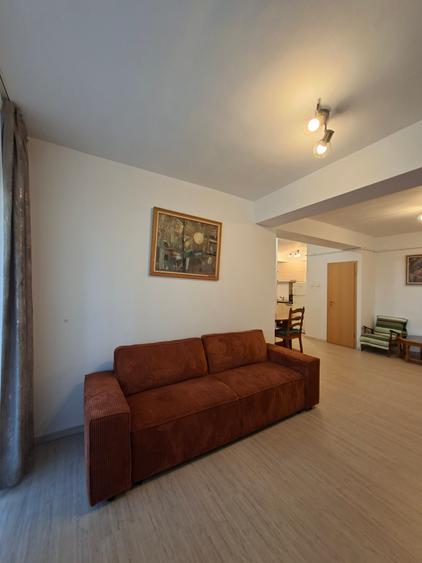 Central, apartament renovat