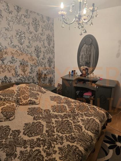 Ofer spre inchiriere apartament cu 2 camere decomandat Casa de Cultura