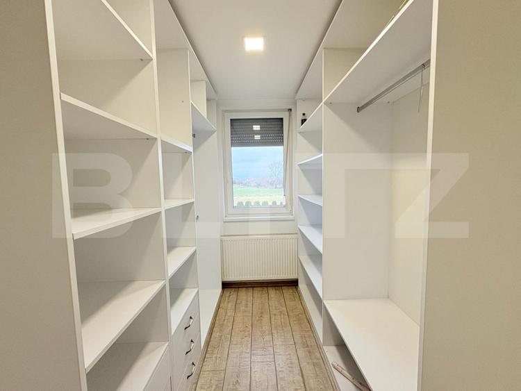 Casă de vânzare 239 mp, teren 5,6 ari,  zona Titulescu