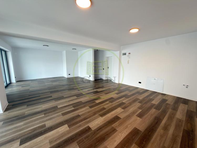 Spatiu comercial, 126 mp, Central, zona Piata Centrala