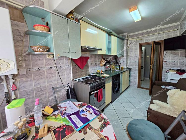 Apartament cu 2 camere, decomandat, Micro 18, Etaj 3, lângă Dunărea Mall