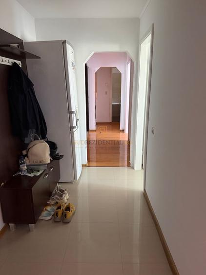 Apartament 3 camere , renovat recent, zona Sebastian-Rahova