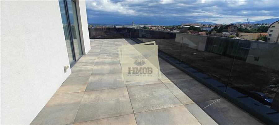 Penthouse cu 3 camere 3 bai si terasa 88 mp in zona Lazaret