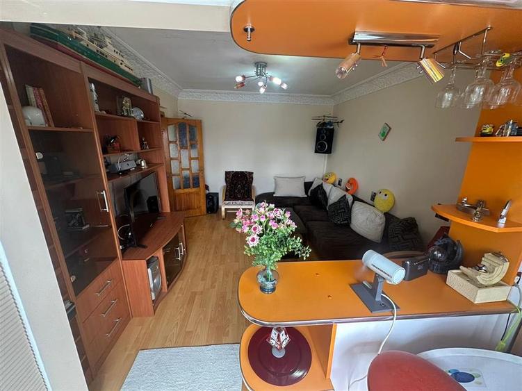 Ap 3 cam, Sud P-uri, 76 mp utili, et4/4 cu acoperis,CT,imbunatatit