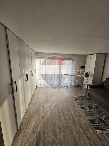 Casă / Vilă cu 9 camere de vânzare - 24