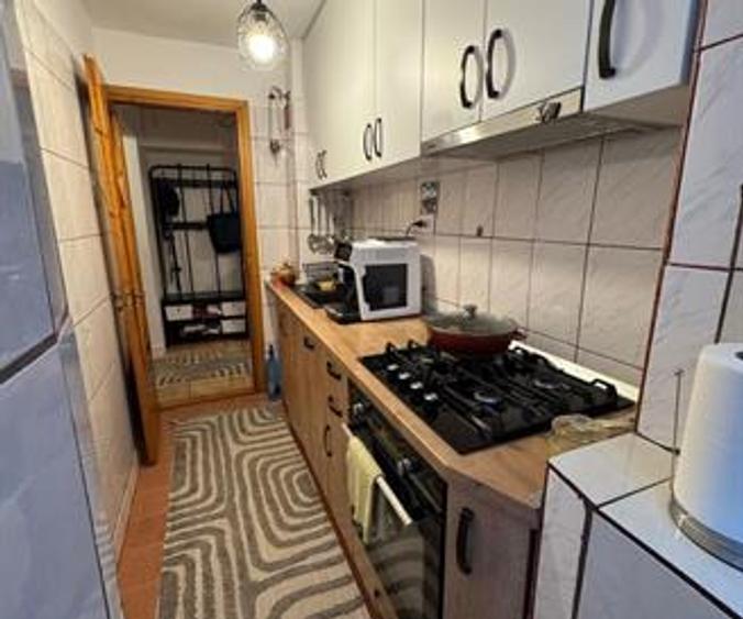 APARTAMENT DE VÂNZARE CU DOUĂ CAMERE IN ZONA MILITARI-LUGERULUI
