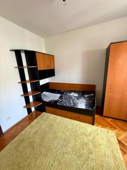 Proprietar inchiriez ap 3 camere cu AC, 2 bai, complet utilat, bloc anvelopat
