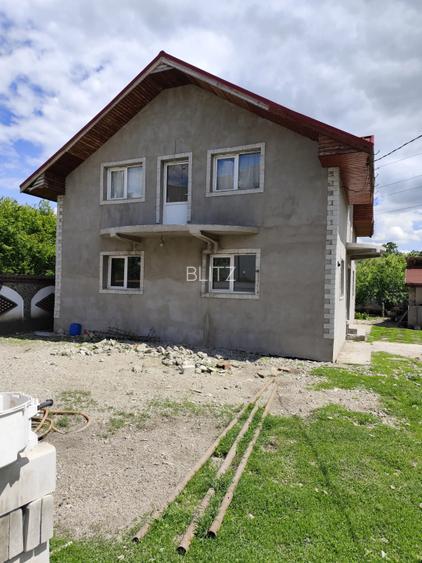 Casă spațioasă cu 800 mp teren, foișor și toate utilitățile, în Balș - 6