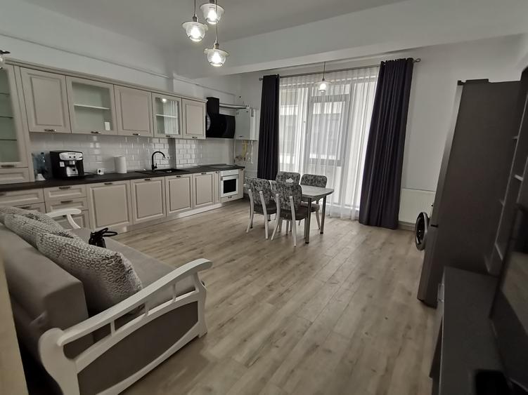 INCHIRIEZ ap. 3 camere de lux,zona Doamna Stanca