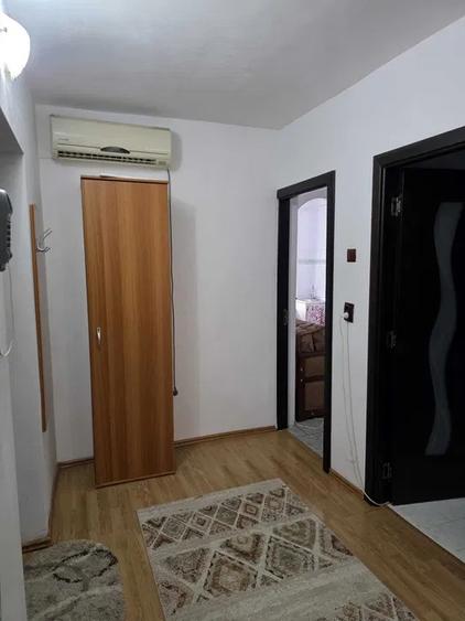 Apartament 2 camere decomandat, Nicolina, 350 euro.