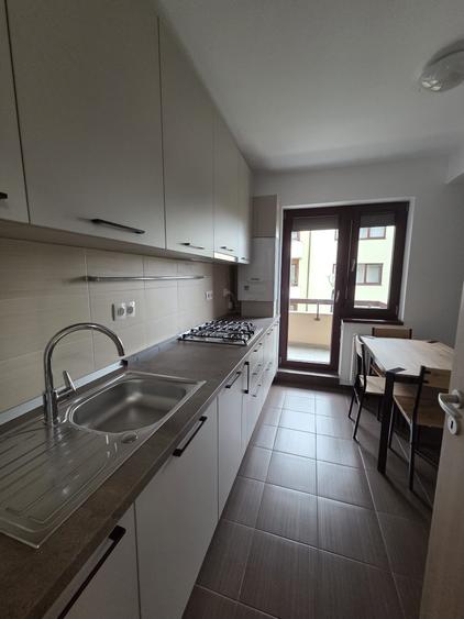 Apartament 2 camere complet utilat și mobilat – zona Tractorul, Brașov