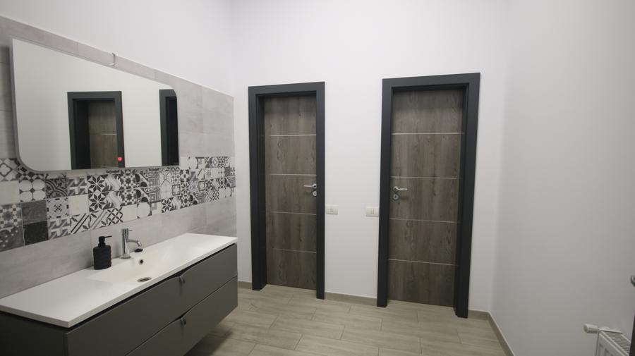 Spatiu cu destinatie Birouri,178,3 mp,2 grupuri sanitare,bucatarie