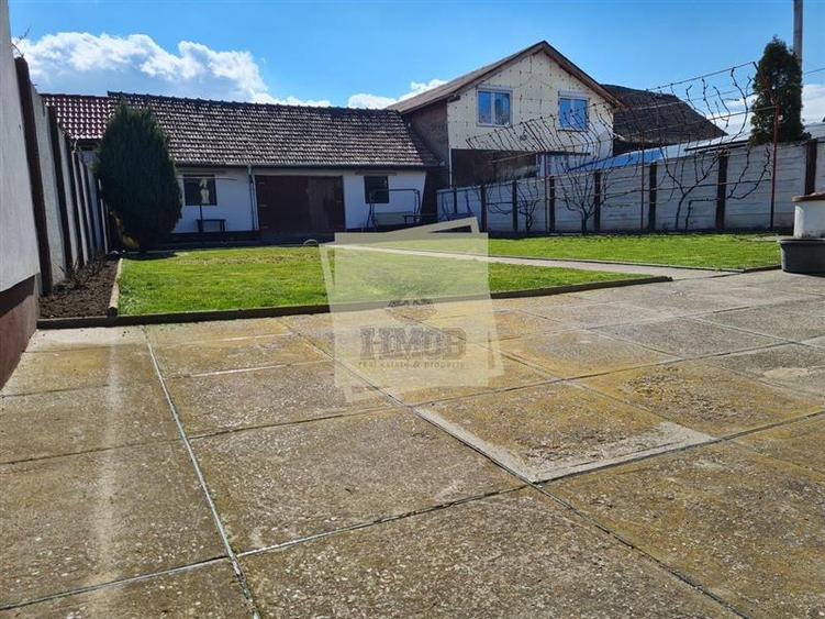 Casa individuala cu 3 camere 2 bai si 554 mp teren in Selimbar