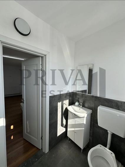 Spatiu birou cu baie proprie 25 mp, Mehala