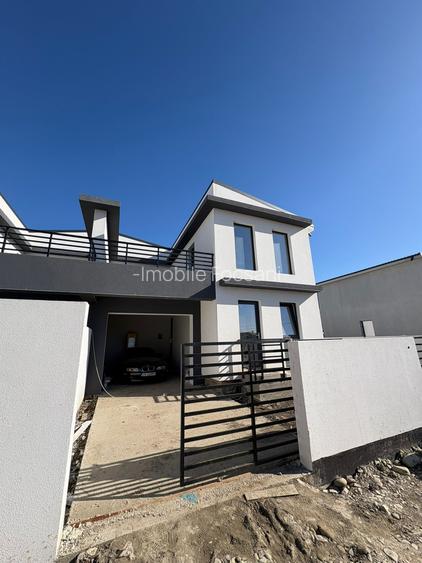 Casă tip duplex spațioasă în Dr. Carnabel – 140 mp utili, 3 dormitoare, garaj - 3