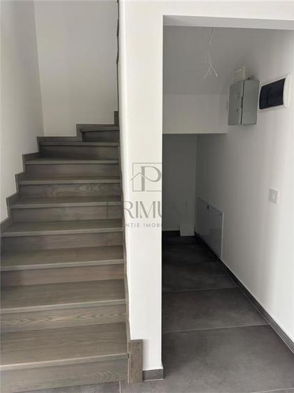 Duplex modern - asfalt - living mare - bucatarie inchisa