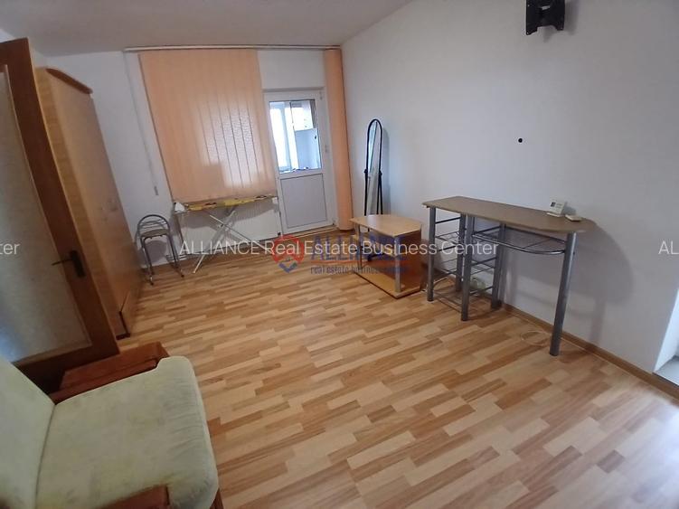 Închiriez apartament poartă 6 - 6