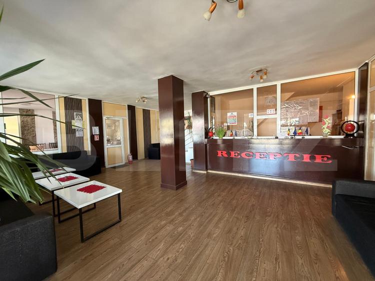 Hotel de închiriat, 12 camere, zona Peugeot