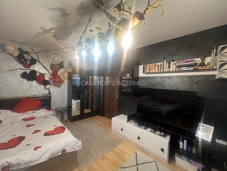 Apartament 2 camere Tomis Nord zona Rustic 100000 euro - 8