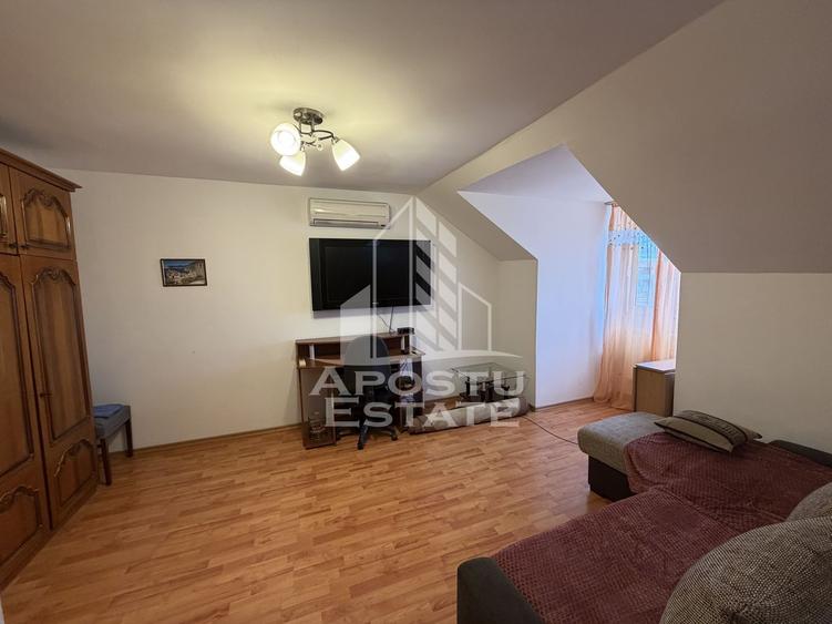 Apartament 3 camere, centrala proprie, zona Girocului