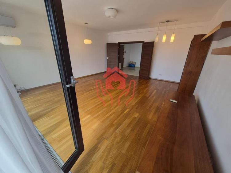 IANCU NICOLAE-Penthouse 4 camere, 80 mp terasa, 3 bai, 2 parcari + boxa!