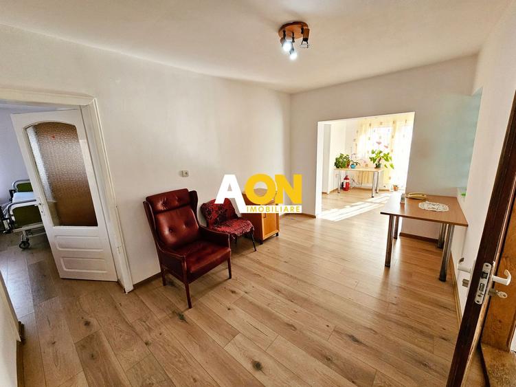 Casa 10 camere, 878 mp teren, toate utilitatile, Barabant