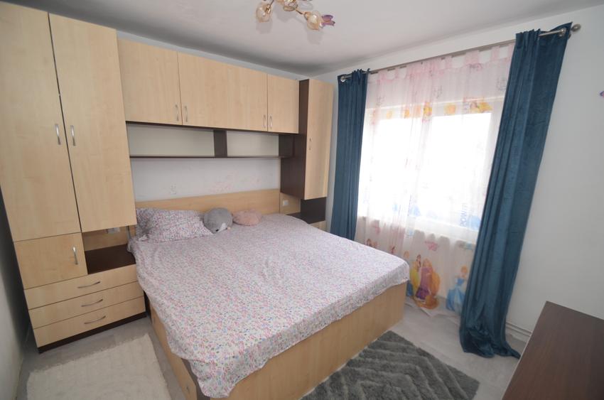 Apartament 3 camere cu centrala